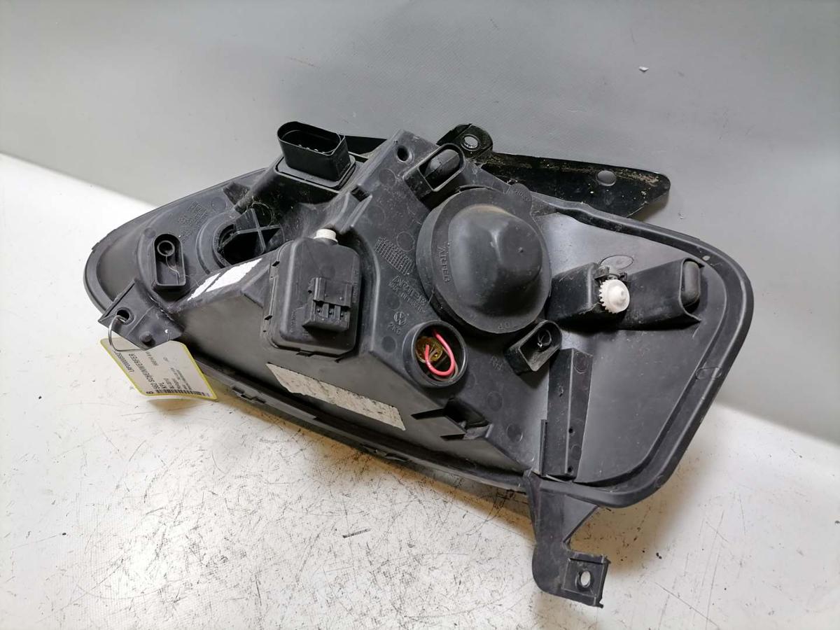 VW Fox original Scheinwerfer vorn rechts Halogen Bj.2010